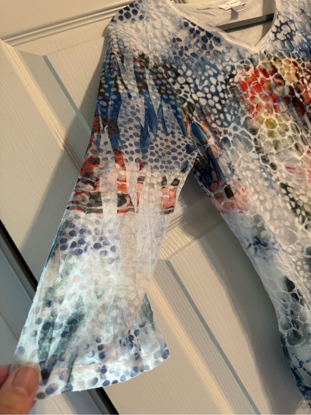 V-Neck Printed Tunic Top in Blue, White & Multicolor - Picture 4 of 8